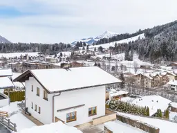 Hanggrundstück mit Altbestand und schönem Bergblick