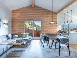 Stillvolle Dachgeschosswohnung mit Hornblick