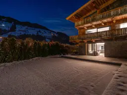 Luxus-Retreat mit Naturteich und privatem Wellnessbereich