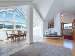 Exklusive Dachgeschosswohnung mit Alpenpanorama