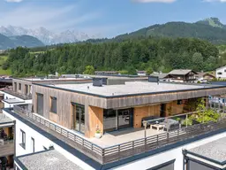 Modernes Penthouse mit Altholzverkleidung