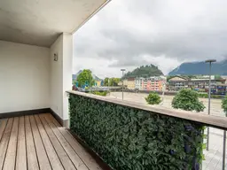 Zentrale 3-Zimmer-Wohnung mit Loggia und Innblick