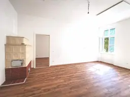 Sanierte 3-Zimmer-Wohnung mit Garage, Kamin &amp; Keller