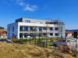 modernes barrierefreies Zinshaus mit großzügigen Freiflächen