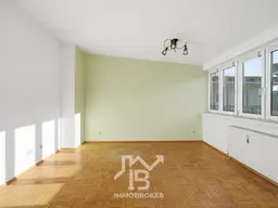 Attraktive 2-Zimmer-Wohnung mit Loggia nahe dem Pleschinger See