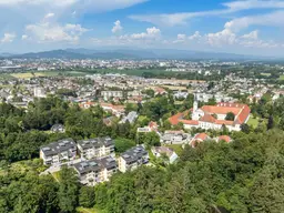 133 m² Dachgeschoß-Maisonette in Viktring | Terrasse, Weitblick, Natur, XXL-TG-Platz &amp; 2 Stellplätze inklusive