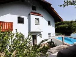 Charmante Doppelhaushälfte in Hallwang, ruhige Sonnenlage mit Pool