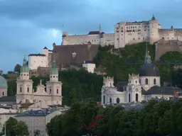 großzügige Gartenwohnung am Fuße des Kapuzinerbergs mit zwei Gartenebenen in traumhafter Aussichtslage