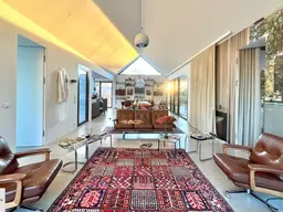 Charakterhaus mit Designanspruch auf großzügigem Grundstück