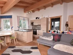 Gemütliche Dachgeschosswohnung mit Bergblick – voll möbliert &amp; bezugsbereit