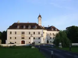 Herrschaftliches Wohnen im Schloss 3 Zimmer Wohnung 155 m² Warmmiete
