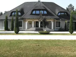 Einzigartige Herrenhausvilla im südoststeirischen Thermen &amp; Vulkanland auf über 33.000 m2 Eigengrund