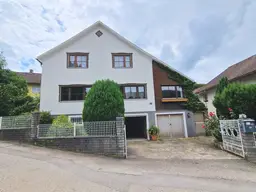 ***Charmantes Einfamilienhaus mit Pool***