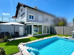 Doppelhaushälfte in ruhiger Wohnstraße mit Garten und Pool!