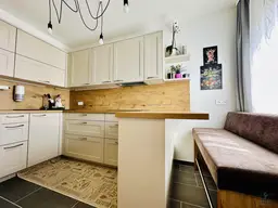 Charmante teilmodernisierte Doppelhaushälfte in Blumau-Neurißhof – Ihr Traumhaus wartet auf Sie!