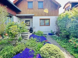 Charmante Reihenhaushälfte in Blumau-Neurißhof: 3 Zimmer, Garten und moderne Ausstattung!