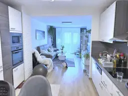 sanierte, helle Familienwohnung, Hofruhelage, exzellente Infrastruktur