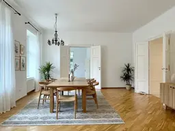Großzügige Altbauwohnung mit Balkon in Pressbaum