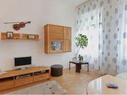 Modernisierte 2-Zimmer-Wohnung am Kaisermühlendamm