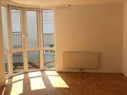 Helle 3-Zimmer-Wohnung mit Tiefgaragenstellplatz in zentraler Lage von Baden