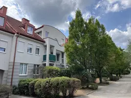 3 Zimmer mit Balkon inklusive Tiefgaragen-Stellplatz, Hoflage!