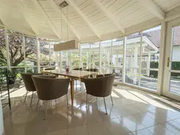 Moderne Villa mit traumhaftem Garten, Pool, Sauna, uvm.
