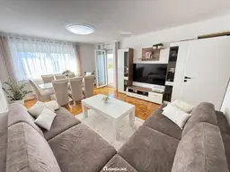 Helle 3,5-Zimmer-Wohnung | 6. Stock mit Lift | Südloggia mit Bergblick | eigene Garage