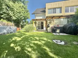 GRÜNES WOHNGLÜCK! Stilvolles Reihenhaus mit Gartenidyle!