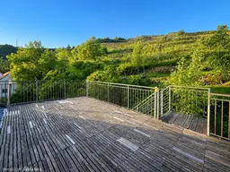 Charmante 2-Zi-Wohnung in Imbach mit Terrasse, Garage &amp; moderner Einbauküche!