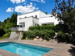 REPRÄSENTATIVE ARCHITEKTENVILLA IN GEHOBENER WOHNLAGE mit Pool, Wellness und einzigartigem Panoramablick!