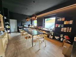Attraktive Gewerbefläche (Büro, Atelier, Verkaufsraum) in Weiler