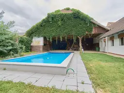 Provisionsfrei - Pool und viel Platz - uneinsichtiges Einfamilienhaus
