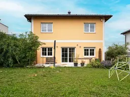 Charmantes Einfamilienhaus mit Nebengebäude und Doppelcarport – Ihr neues Zuhause wartet!