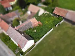 Grundstück mit Abrisshaus! Ortsrand!
