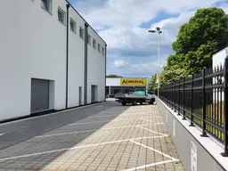 Gewerbehalle * automatisches Rolltor * 2 KFZ Abstellplätze*