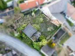 Grundstück mit Altbestand in Altlichtenwarth!