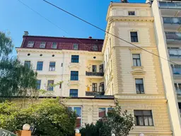 Helles Atelier / Büro / Loft mit Loggia in ehemaliger Möbelfabrik nahe Mariahilferstraße