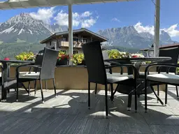 Café mit Terrasse in Ellmau | Top-Gastronomiefläche mit Bergblick
