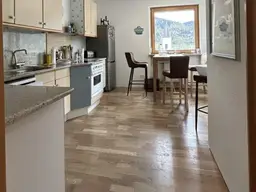Zentral gelegene 3-Zimmer-Wohnung in Tirol – Gepflegt, lichtdurchflutet und mit Balkon