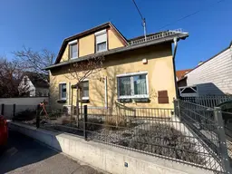 Inmitten der Sooßer Weingärten - Zweifamilienhaus mit Traumgarten!