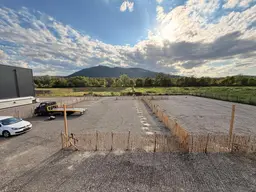 Abstellplatz / Lagerfläche / Nutzfläche - Wien Umgebung - Flexible Lagerflächen 100-300m² mit 24/7 Zugang