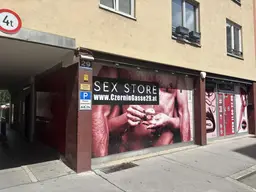 Rendite ca. 6,53% ! Wohnungseigentumspaket mit 3 Geschäftslokalen!