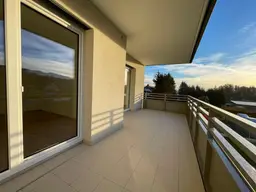 Neuwertige 3-Zimmer-Wohnung mit großem Süd-Ost-Balkon, Tiefgarage &amp; Stellplatz