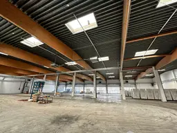Lagerhalle mit ca. 2.000 m² + Sozialräume – Ideal für Logistik &amp; Gewerbe 