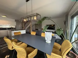 Stilvolle Doppelhaushälfte mit Dachterrasse &amp; Schneebergblick