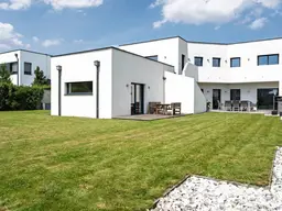 Großzügiges Traumhaus in idyllischer Lage – barrierefrei &amp; energieeffizient