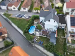 Kernsaniertes und modernisiertes Einfamilienhaus mit Pool und Klimaanlage
