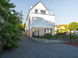 Top-Neubau in Ruhelage nahe Wien – 125 m² Wohnfläche + Garten &amp; Terrasse