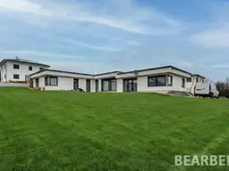 Bungalow - Erstbezug und über 1300m² Grundfläche