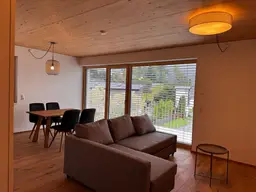 Moderne 2,5-Zimmer-Dachgeschosswohnung mit 46 m² – All-In-Miete inkl. Strom &amp; WLAN